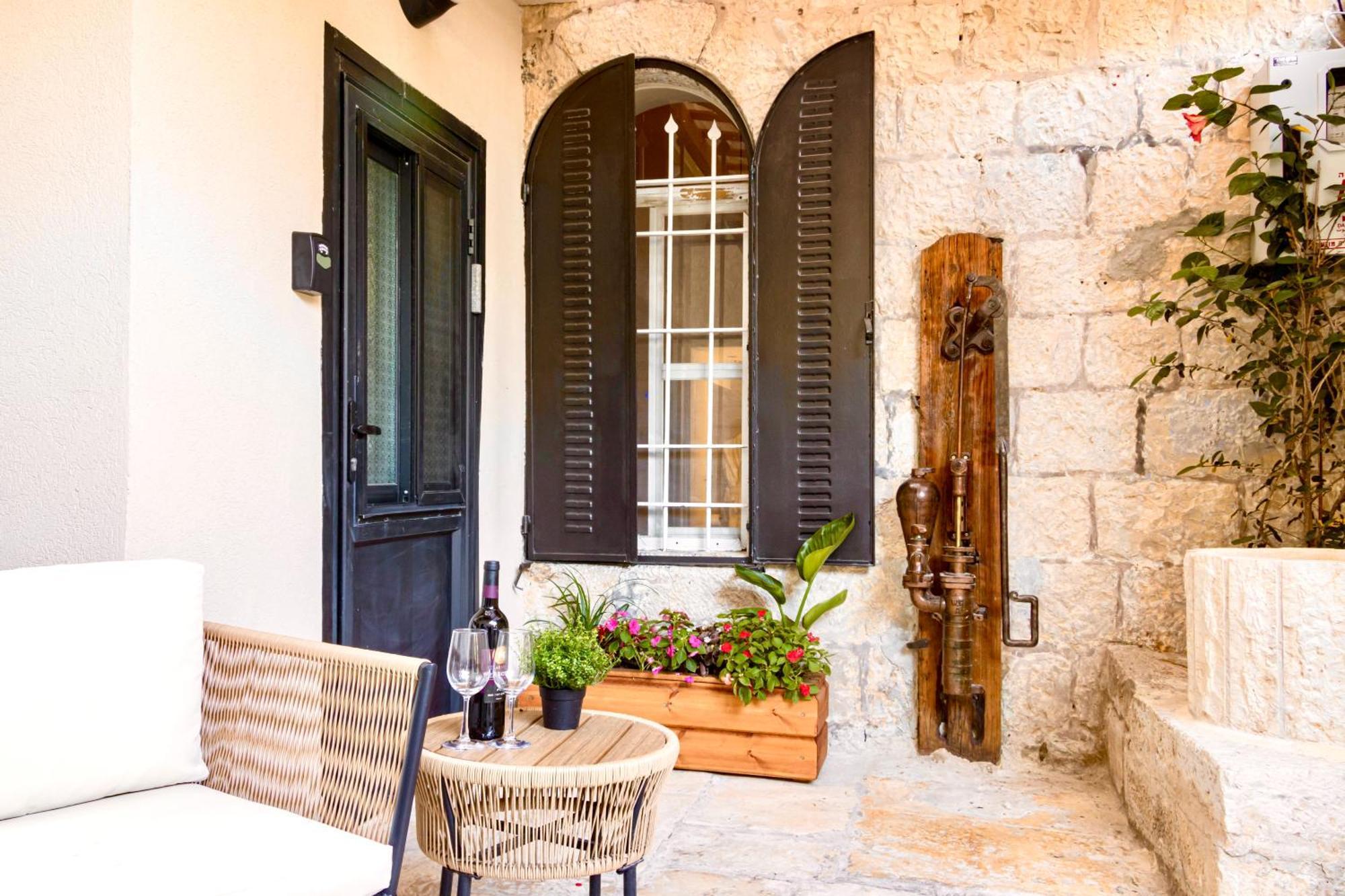 Mamilla View- Suites & Apt Hotel Jerusalem Ngoại thất bức ảnh